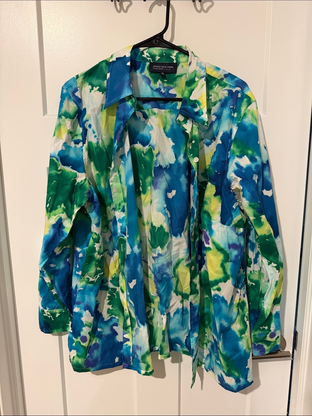 NWT Jones New York Blue, Green & White Watercolor Button-Down Shirt